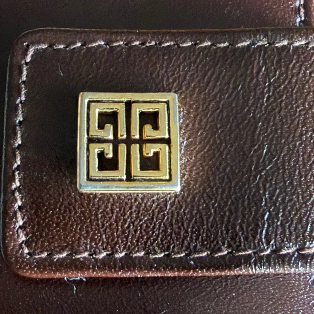 Givenchy Vintage 90s Brown Leather Wallet Classic Luxury 4G Logo OS